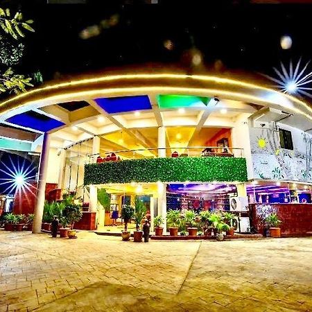 The Center Court Resort & Spa Varca Luaran gambar