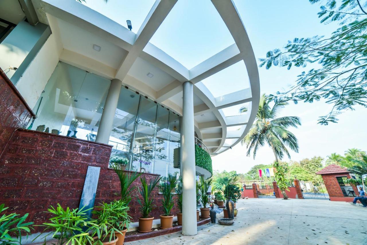 The Center Court Resort & Spa Varca Luaran gambar