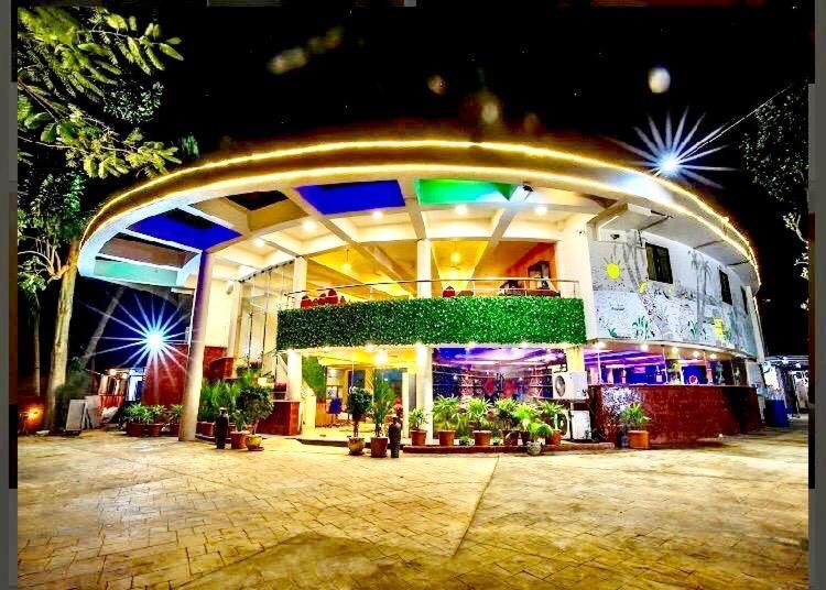 The Center Court Resort & Spa Varca Luaran gambar