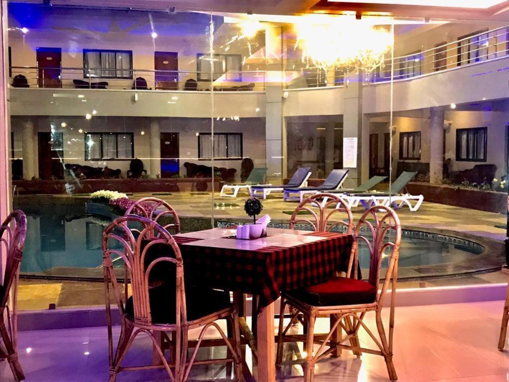 The Center Court Resort & Spa Varca Luaran gambar