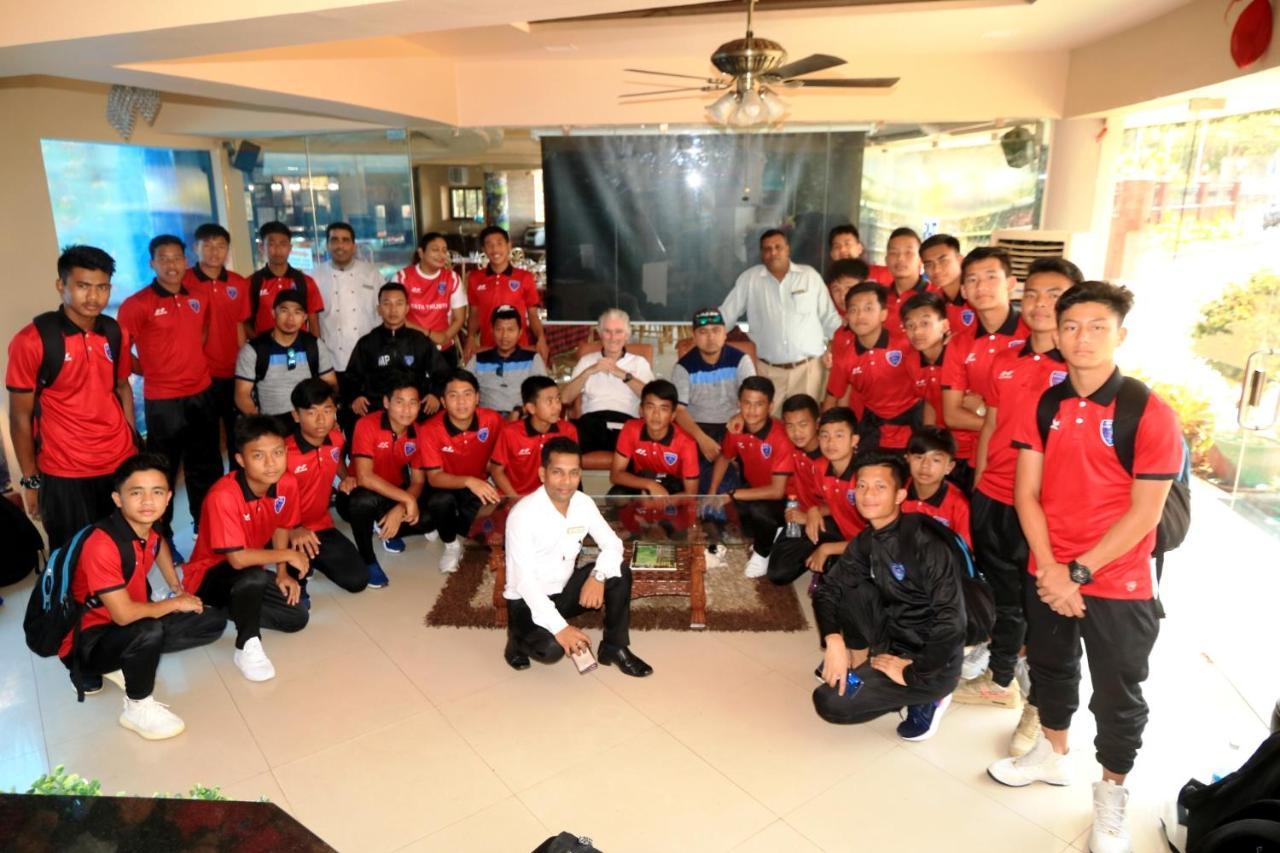 The Center Court Resort & Spa Varca Luaran gambar